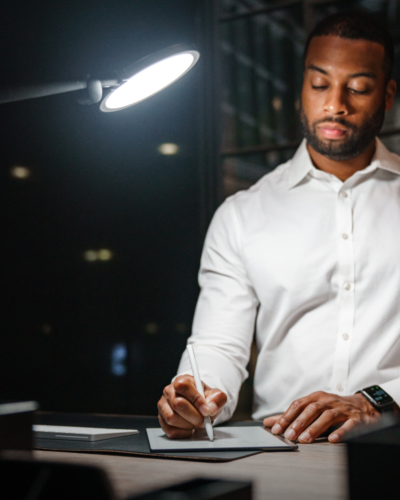 Lume Cube Edge Light 2.0 with Base Black LED Desk Lamp